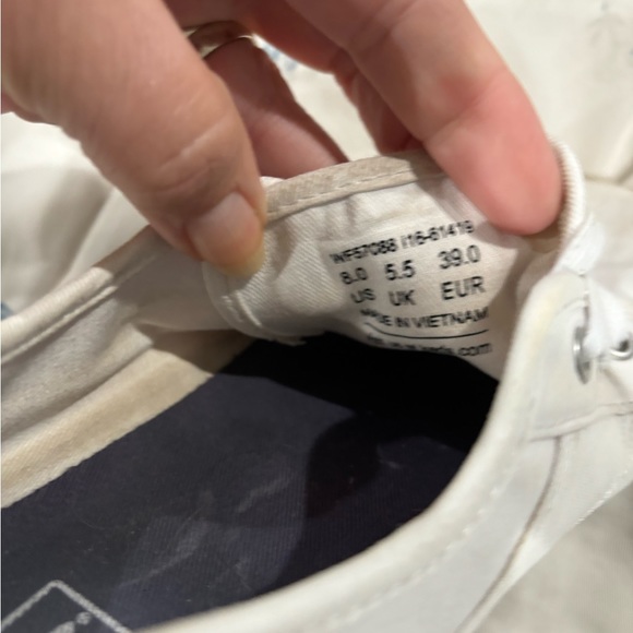 Keds White Tennis Shoes, Sz 8 - Picture 3 of 3